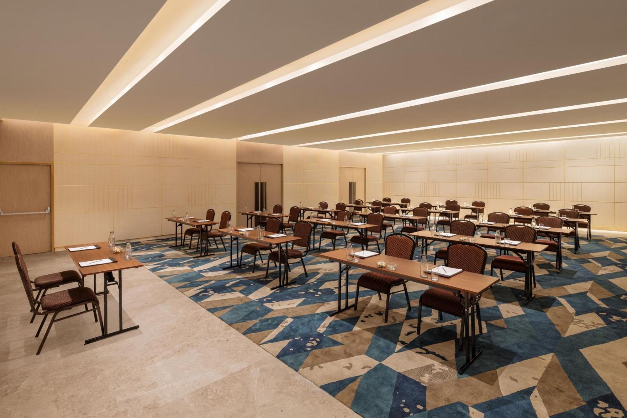 Courtyard By Marriott Tiruchirappalli Ngoại thất bức ảnh